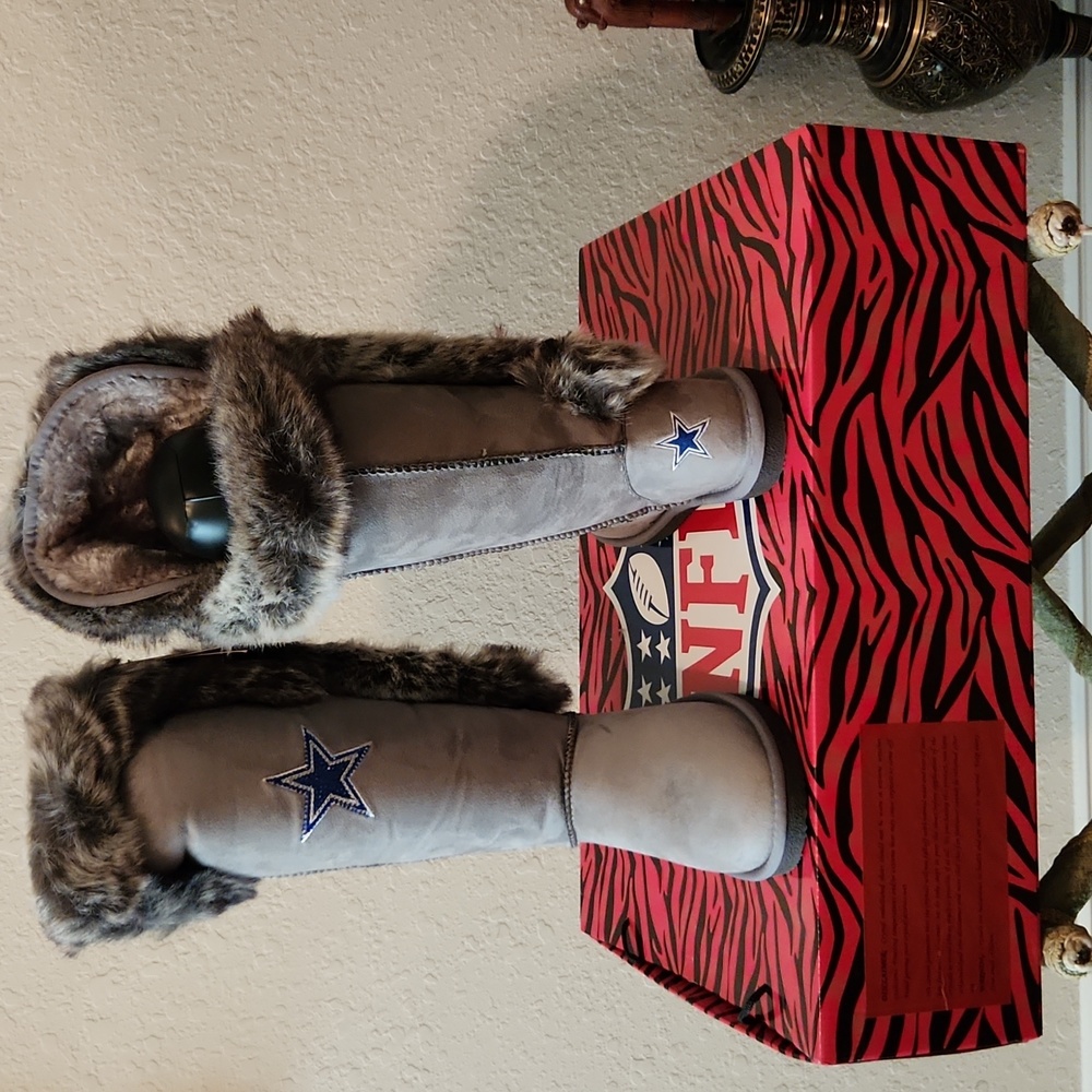 Dallas Cowboy winter fuzzy boots